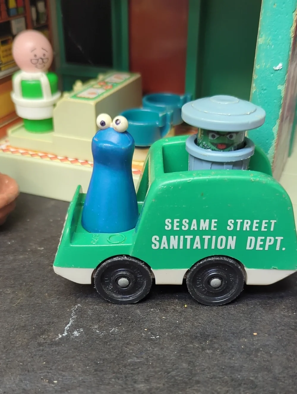 #14)1974 Fisher Price Play Family Sesame Street Little People #938 Hooper's Apt.
